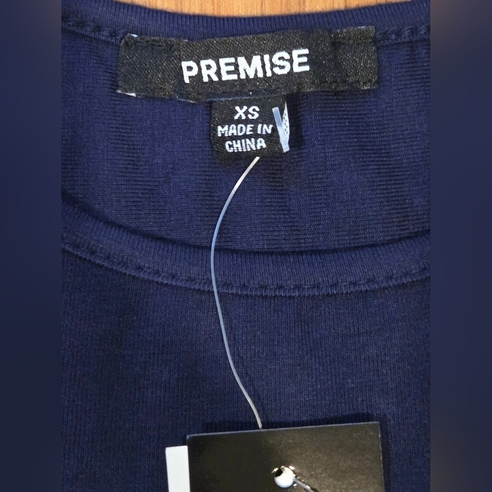 NWT Premise Women's Navy Blue Top - Picture 5 of 9